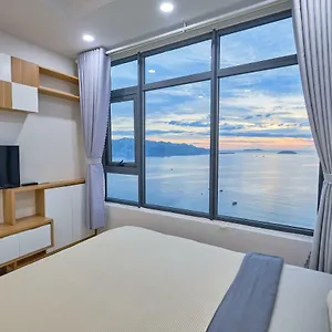 Sunrise Hon Chong Ocean View Апартаменты Нячанг